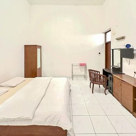 Hotel Dewi Sri Redpartner Yogyakarta Eksteriør billede