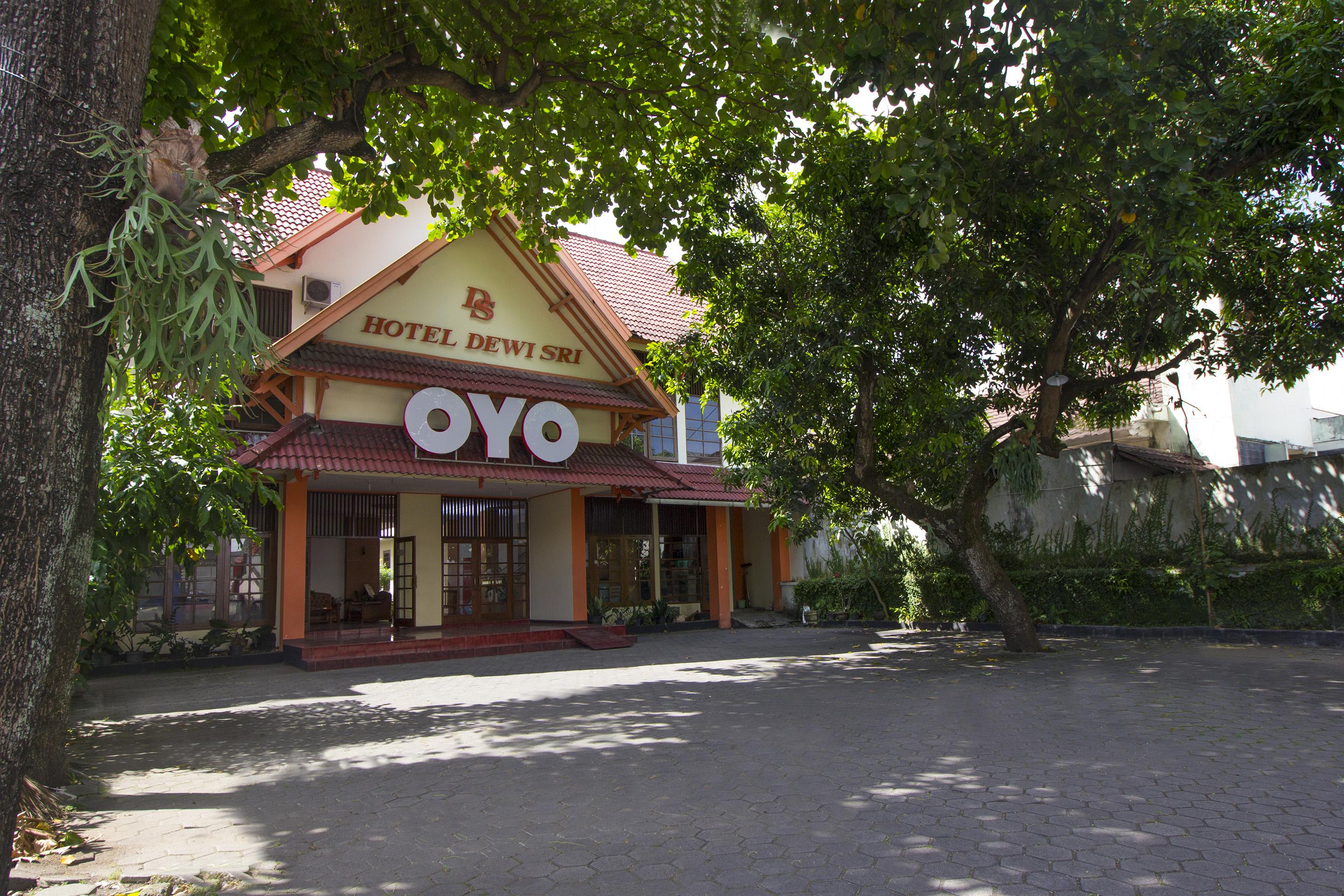Hotel Dewi Sri Redpartner Yogyakarta Eksteriør billede