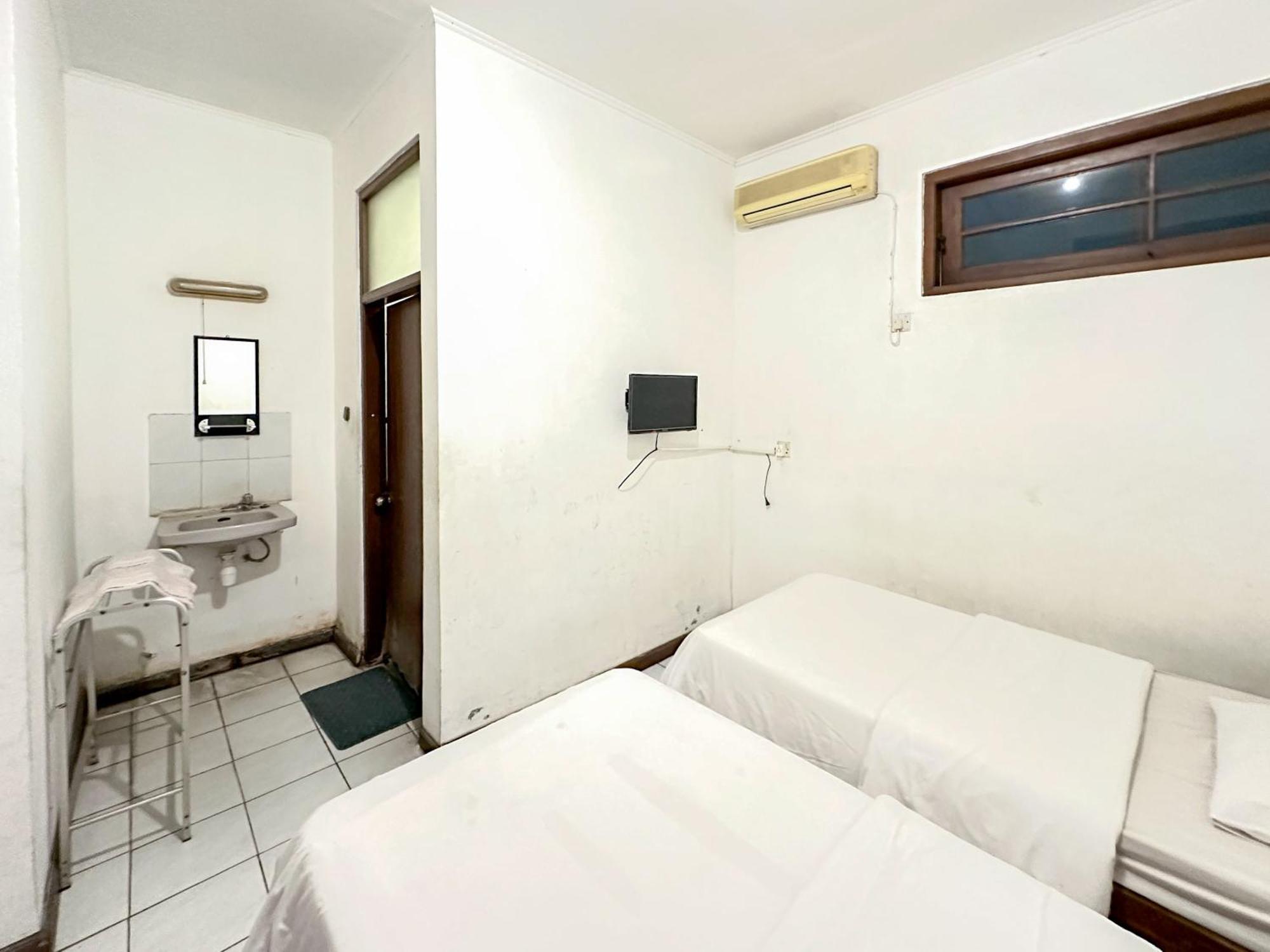 Hotel Dewi Sri Redpartner Yogyakarta Eksteriør billede