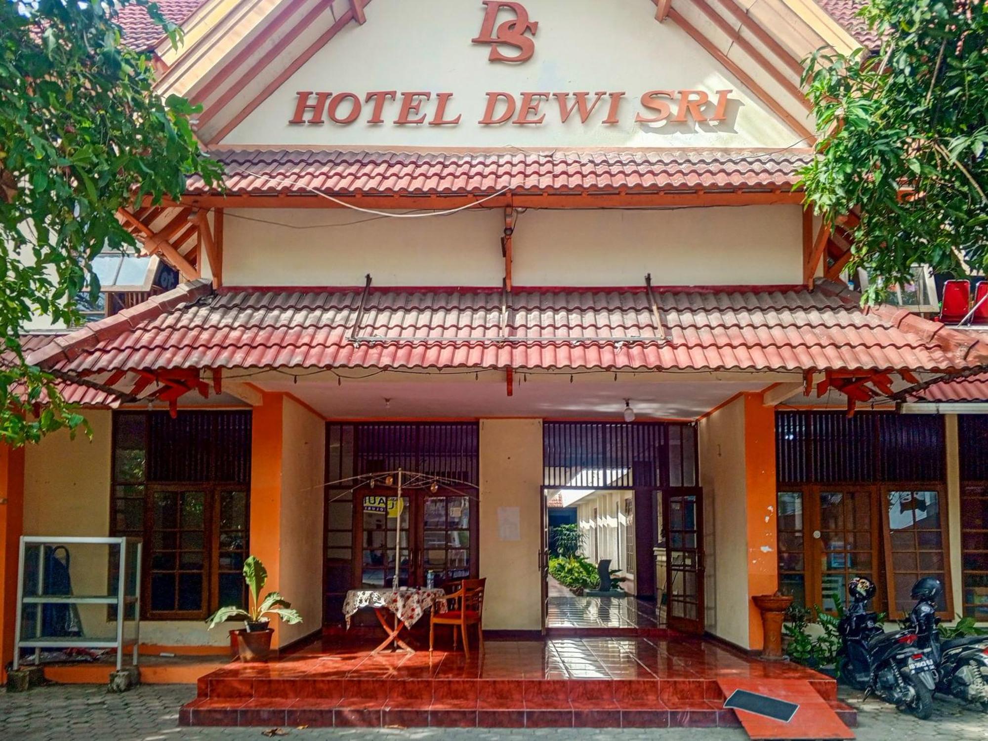 Hotel Dewi Sri Redpartner Yogyakarta Eksteriør billede