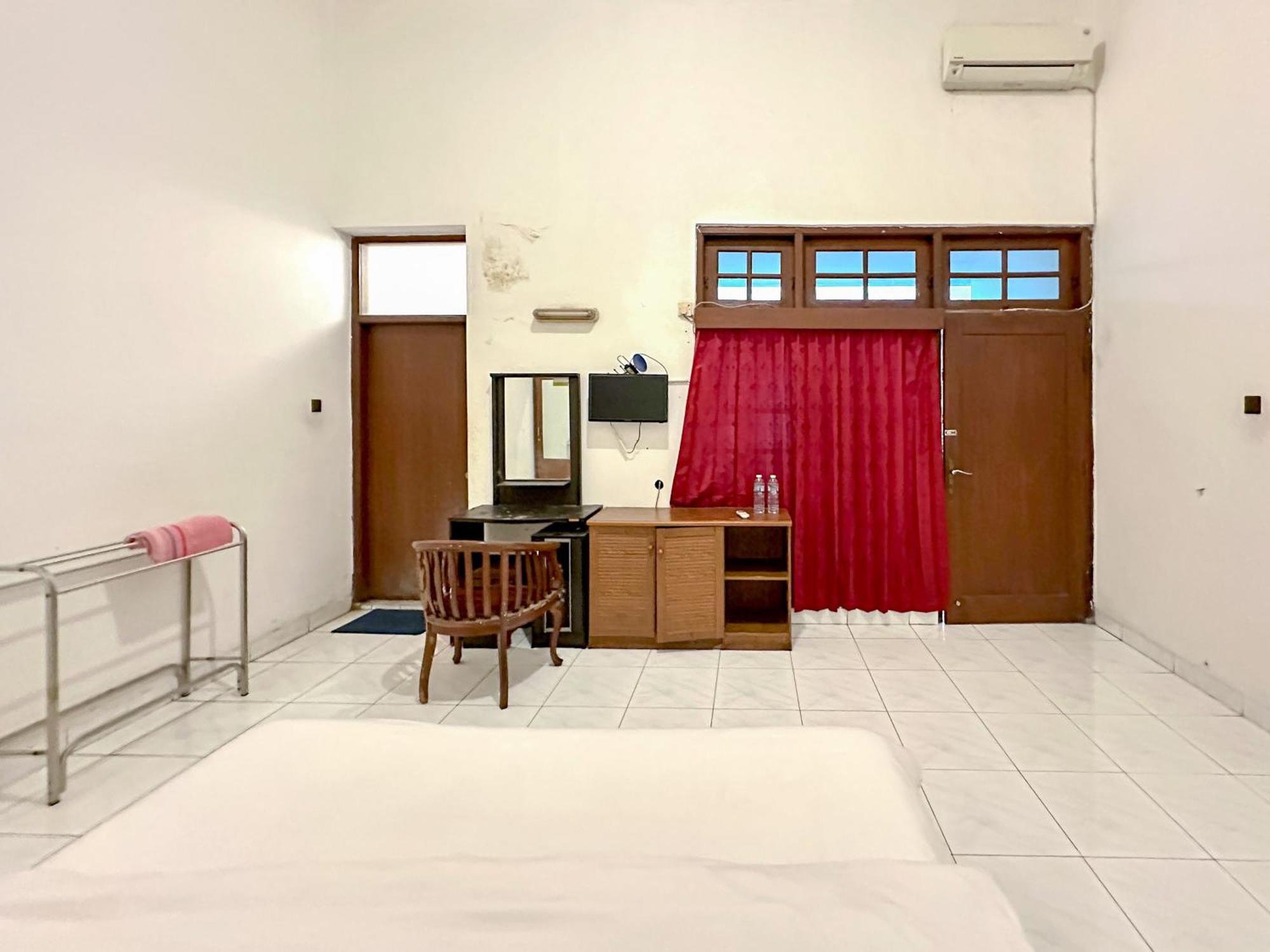 Hotel Dewi Sri Redpartner Yogyakarta Eksteriør billede