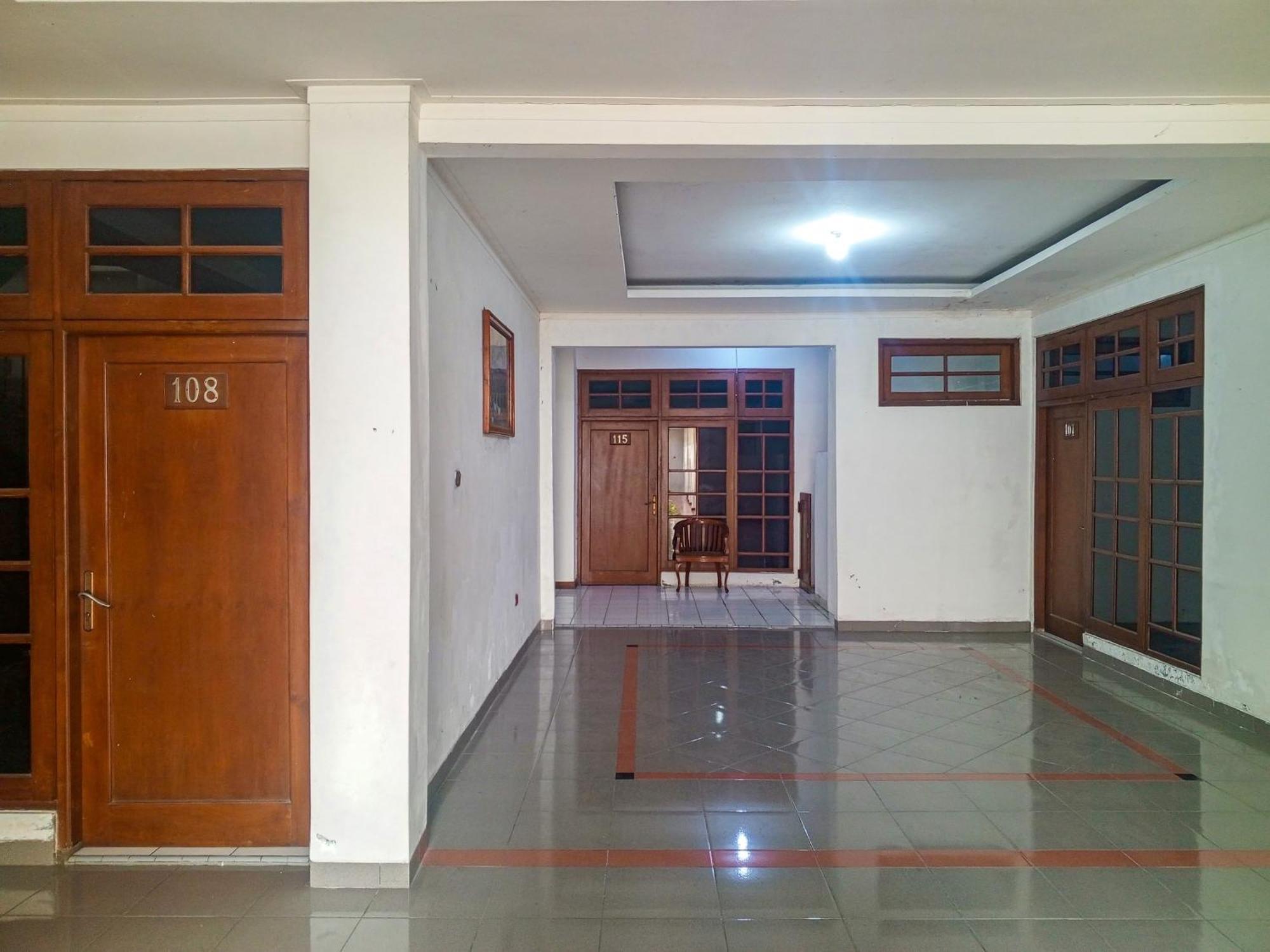 Hotel Dewi Sri Redpartner Yogyakarta Eksteriør billede