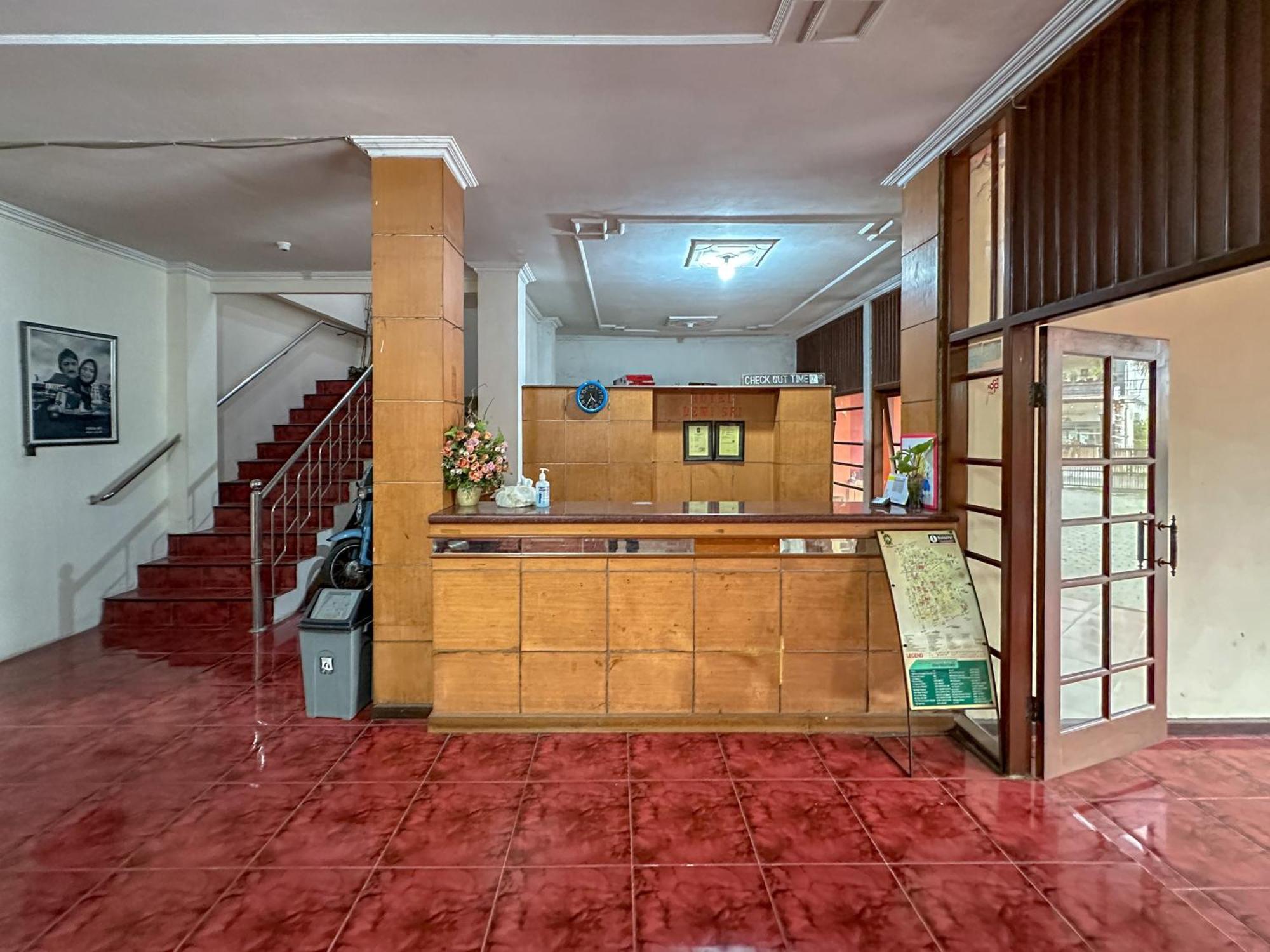 Hotel Dewi Sri Redpartner Yogyakarta Eksteriør billede